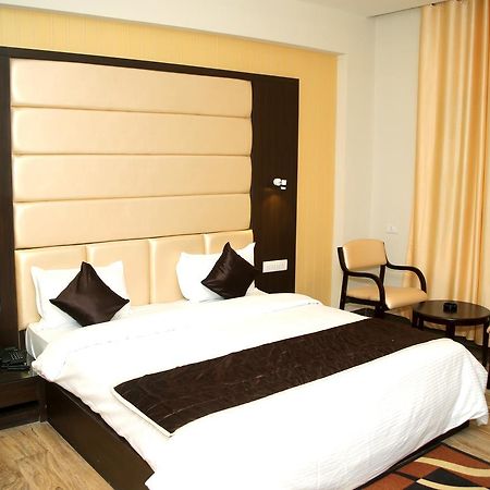 Hotel Lavanya Palace Ratlām Zewnętrze zdjęcie