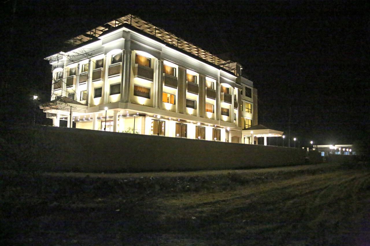 Hotel Lavanya Palace Ratlām Zewnętrze zdjęcie