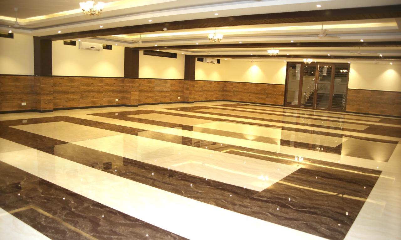 Hotel Lavanya Palace Ratlām Zewnętrze zdjęcie